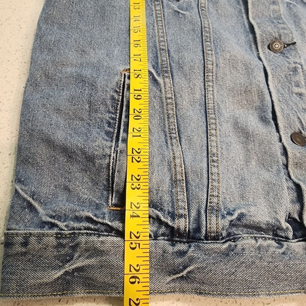 Levi's Vintage Light Blue Denim Jean Jacket - Picture 10 of 10
